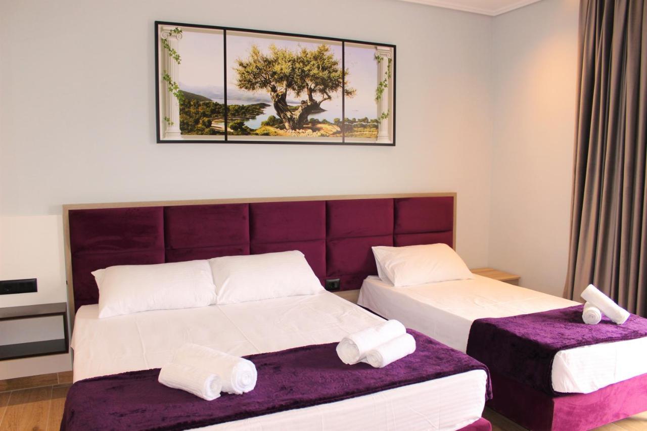 Bebi Hotel And Apartments Sarandë Esterno foto