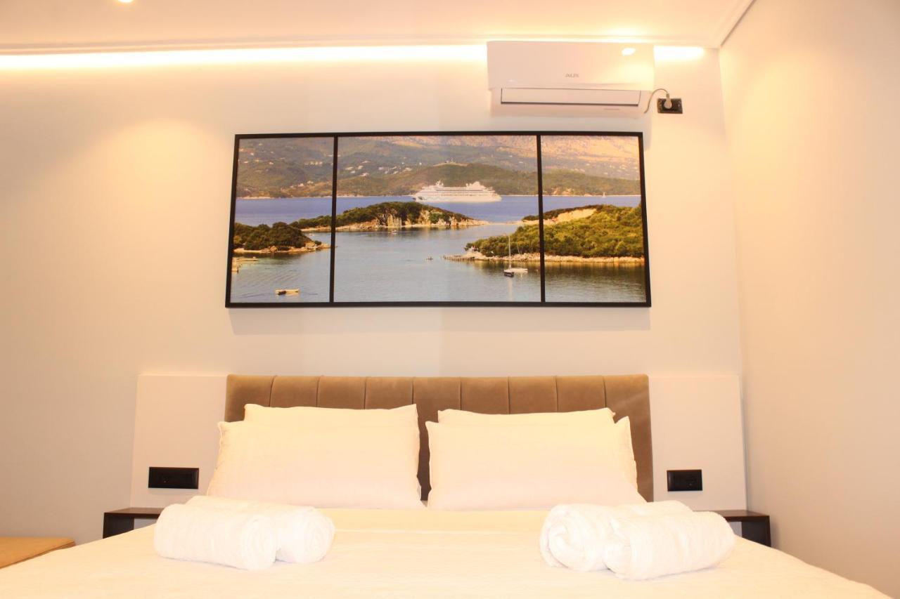 Bebi Hotel And Apartments Sarandë Esterno foto