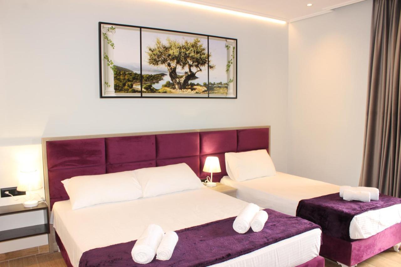 Bebi Hotel And Apartments Sarandë Esterno foto