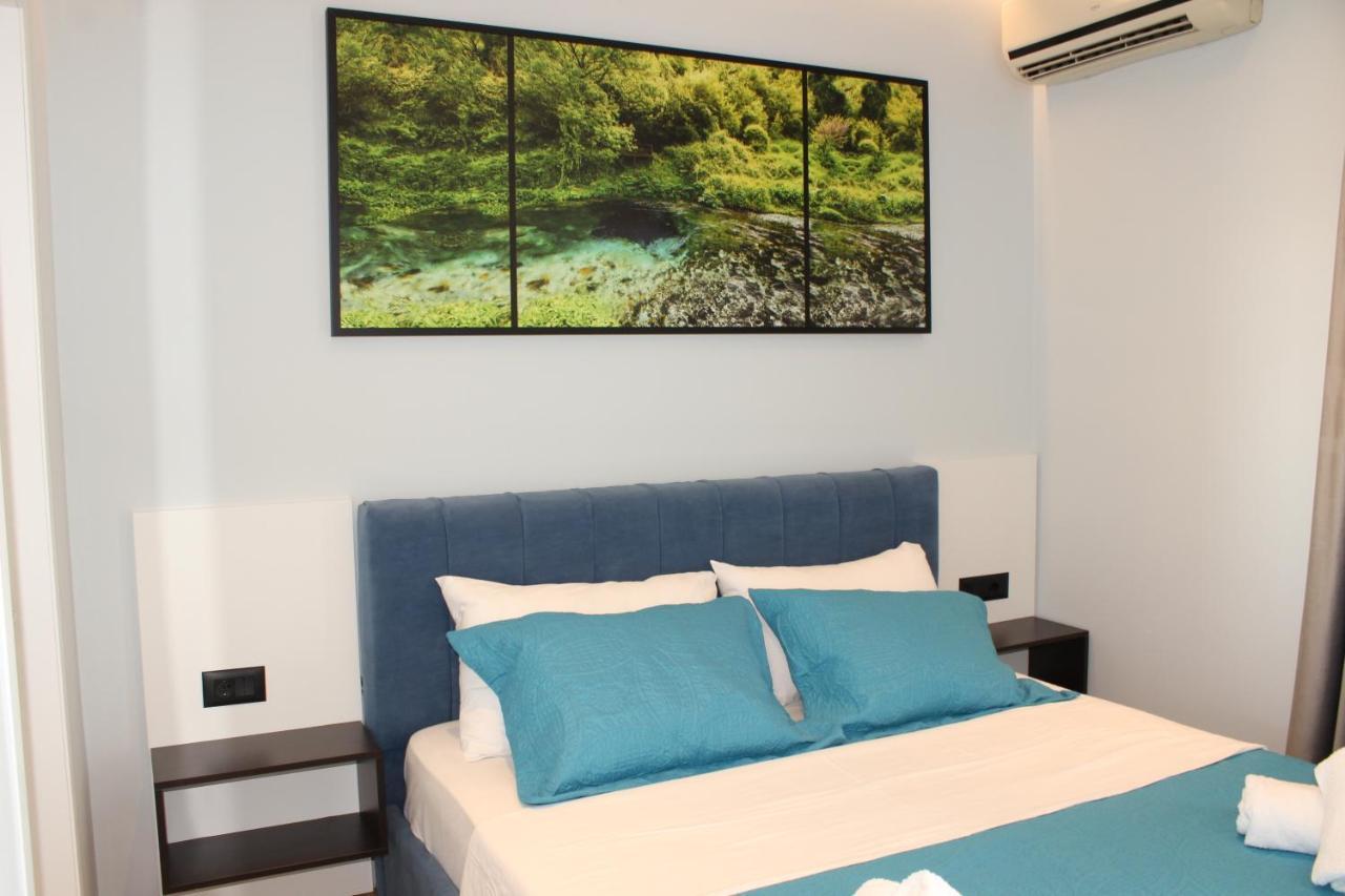 Bebi Hotel And Apartments Sarandë Esterno foto