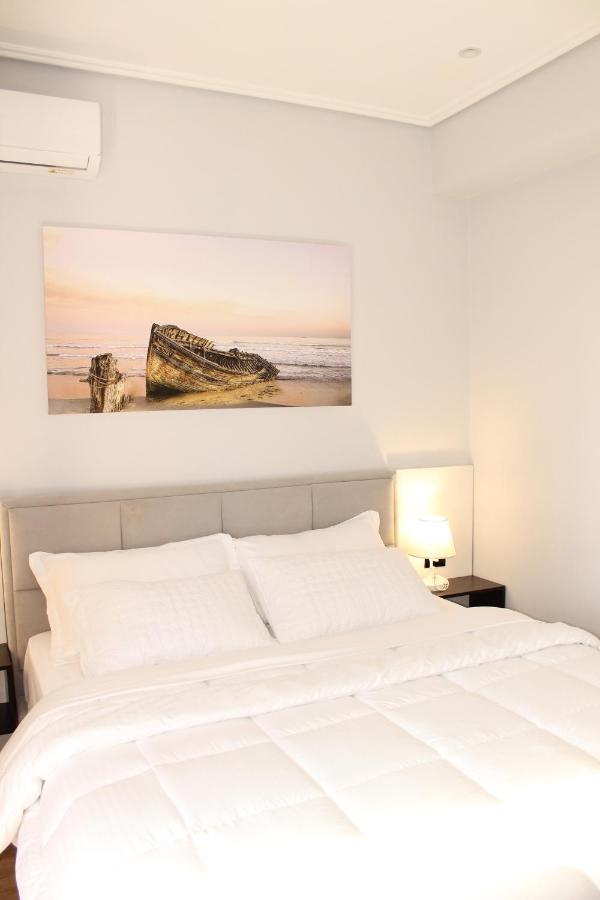 Bebi Hotel And Apartments Sarandë Esterno foto
