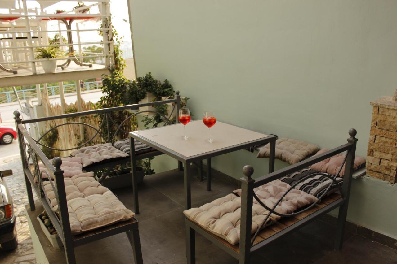 Bebi Hotel And Apartments Sarandë Esterno foto