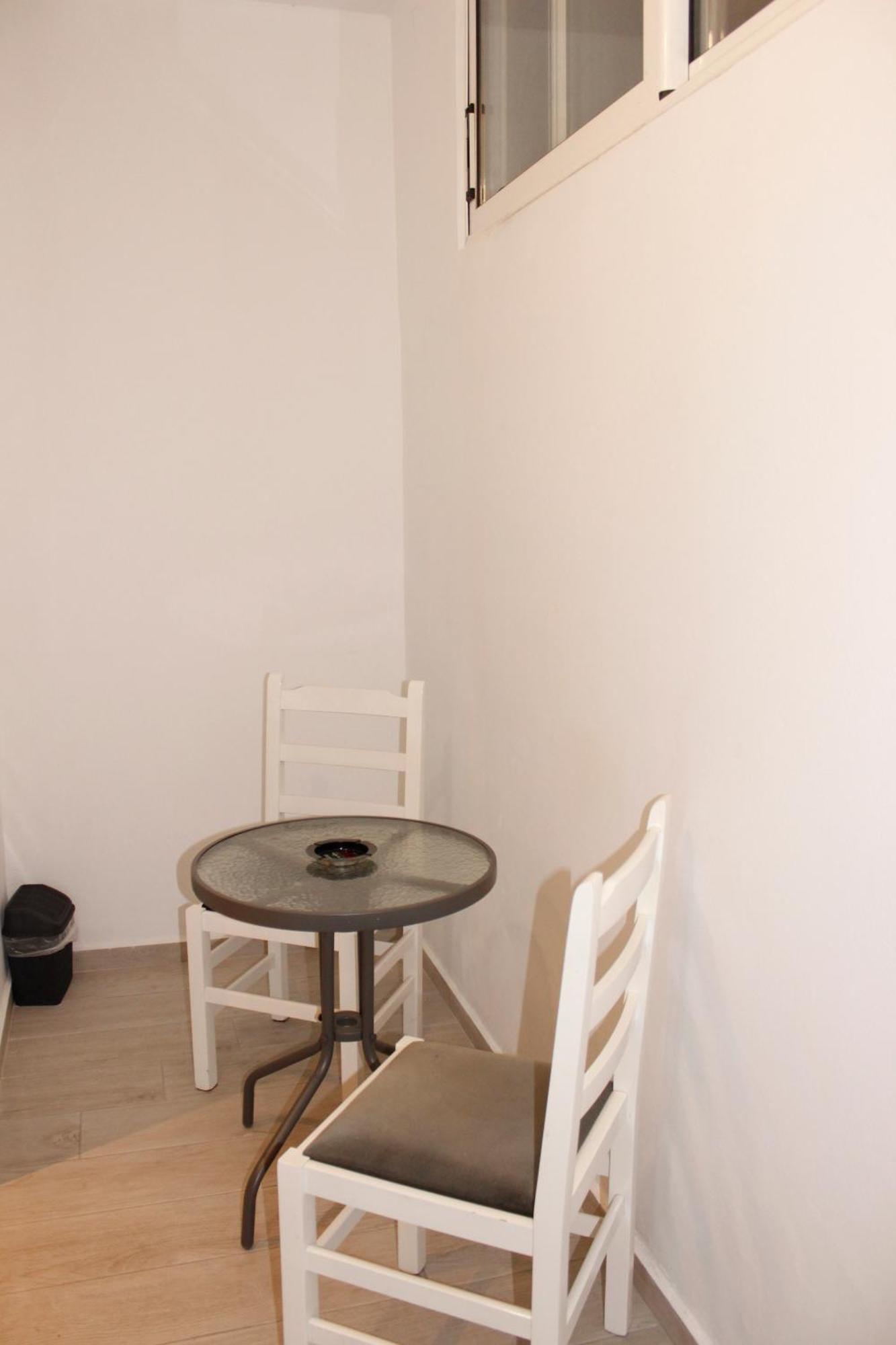 Bebi Hotel And Apartments Sarandë Esterno foto