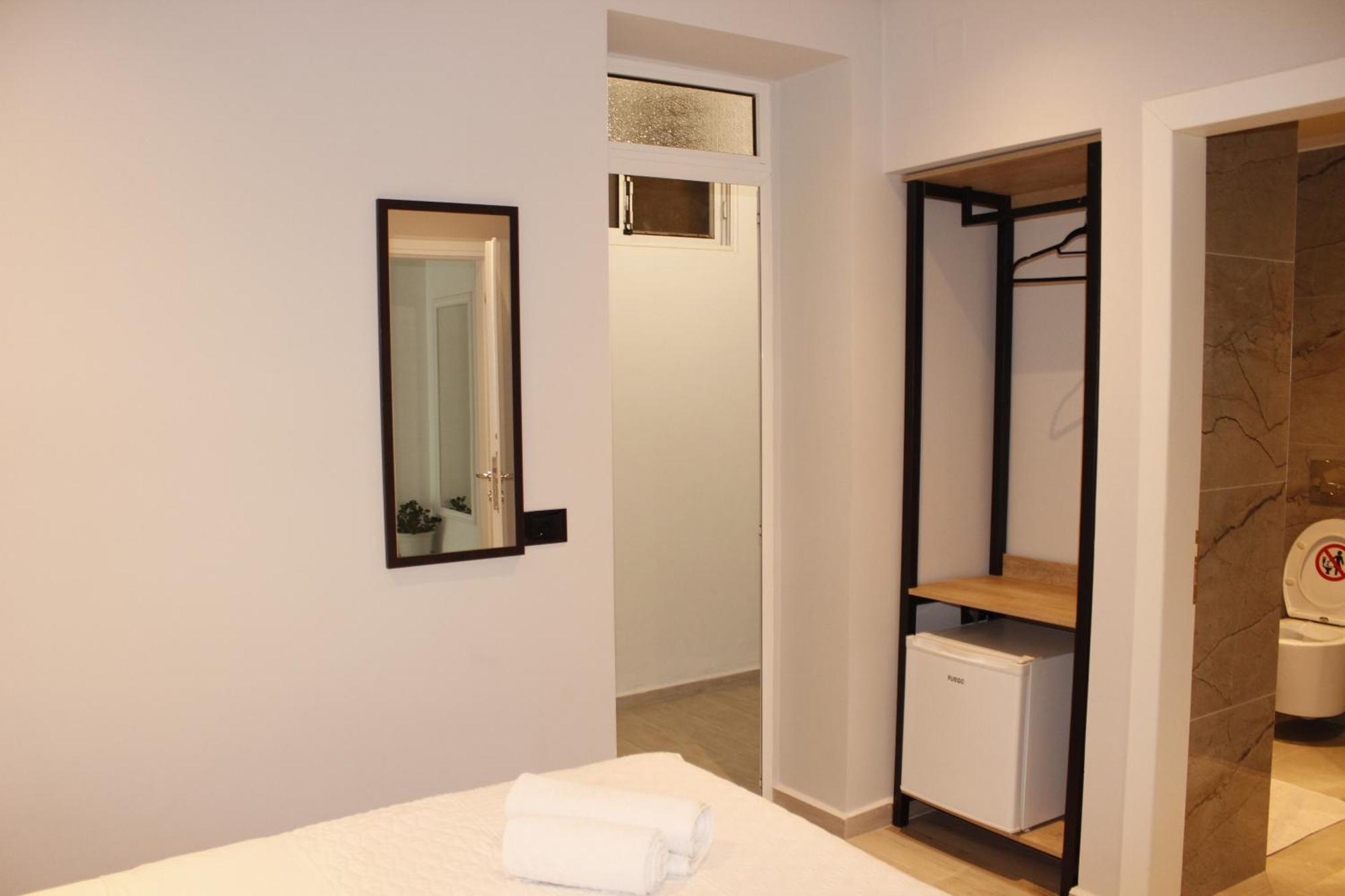 Bebi Hotel And Apartments Sarandë Esterno foto
