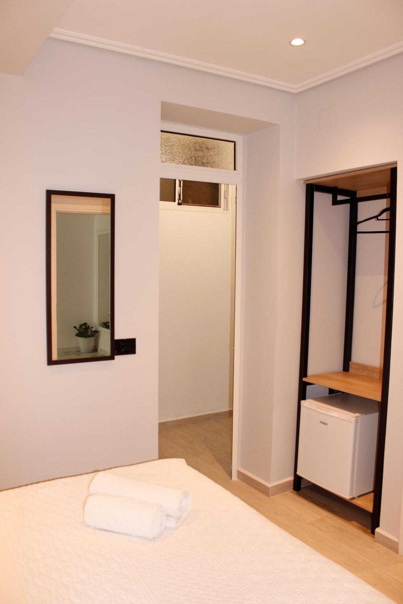 Bebi Hotel And Apartments Sarandë Esterno foto
