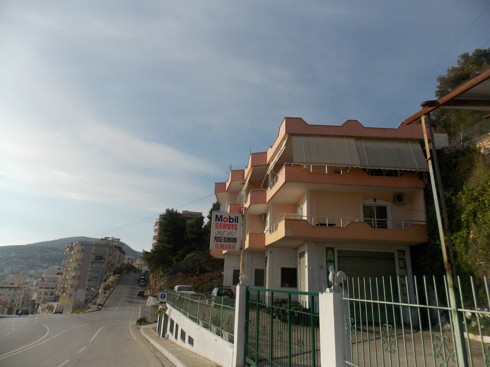 Bebi Hotel And Apartments Sarandë Esterno foto